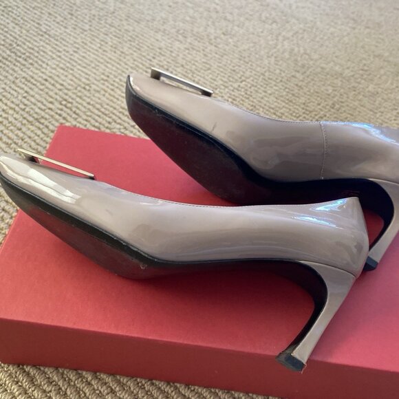 Roger Vivier Taupe Leather Gold Belle Buckle Heels Pumps - Picture 10 of 12